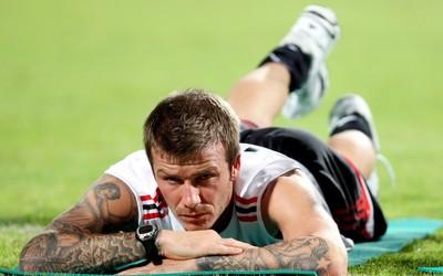 乐竞体育焦点-于帕梅卡诺关键战隐身遭批