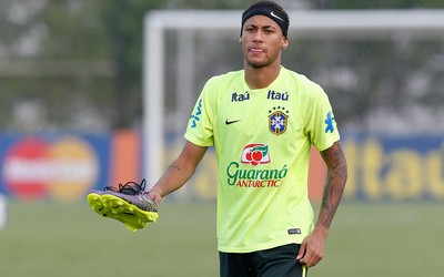 乐竞体育-佩洛娃抢断后助攻队友